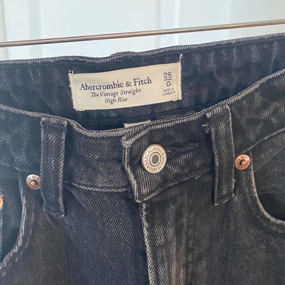 Abercrombie and Fitch the vintage straight high rise jean - Picture 5 of 5